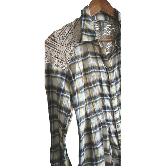 Free People Shirt Women's 2 Tan Plaid Crochet Pearl Snap Pleated Peplum Western - Picture 3 of 10
